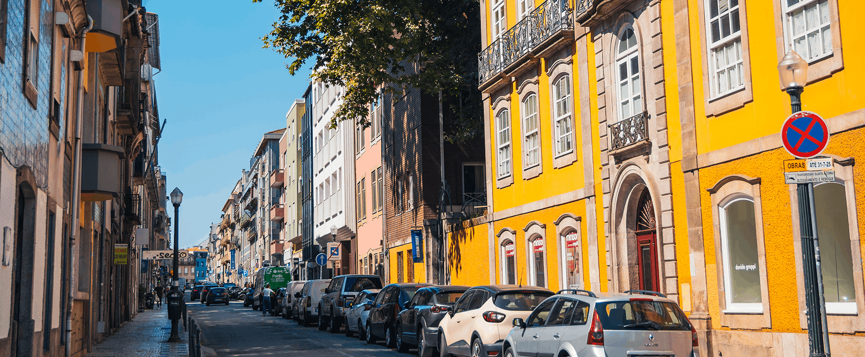 Imagem da movimentada rua do rosário